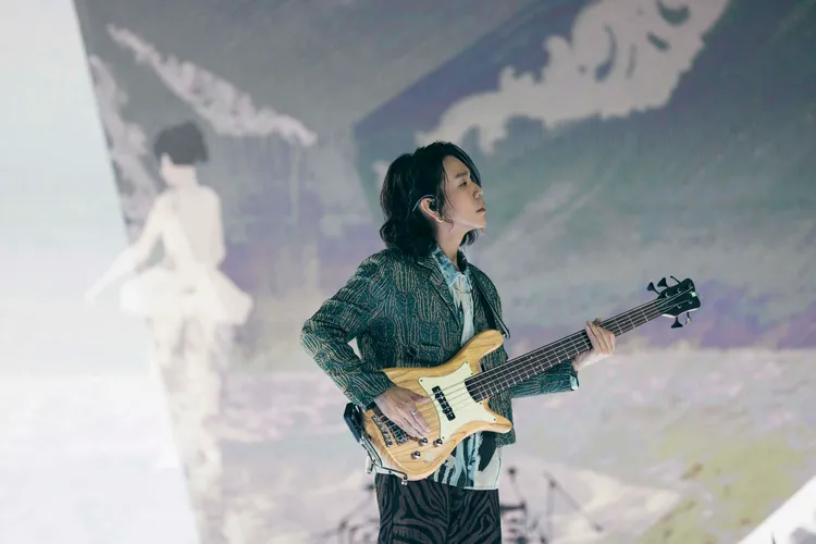 貝斯手以諾。圖／相信音樂提供