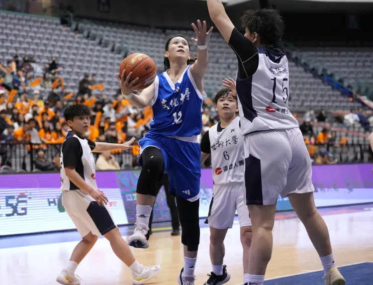 王玥媞(中)。大專體總