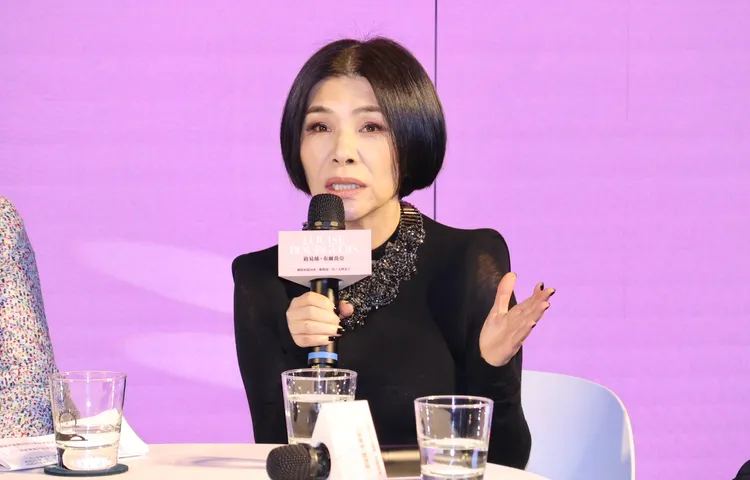 張清芳為藝術獻聲。莊宗達攝