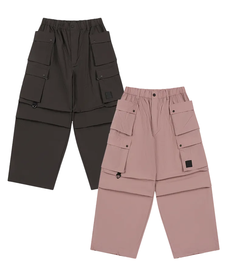 ofFroad Unisex輕行多口袋工裝寬褲，各6200元。品牌提供