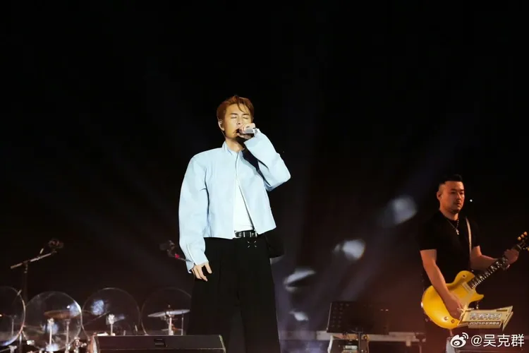 吳克群示範忘詞兼圈粉現場，真誠態度獲網好評。圖／摘自微博