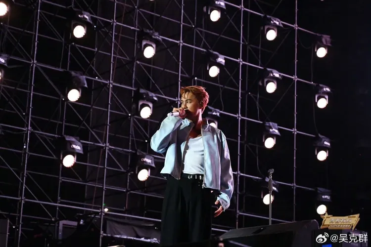 吳克群昨晚於武漢開唱不慎忘詞。圖／摘自微博