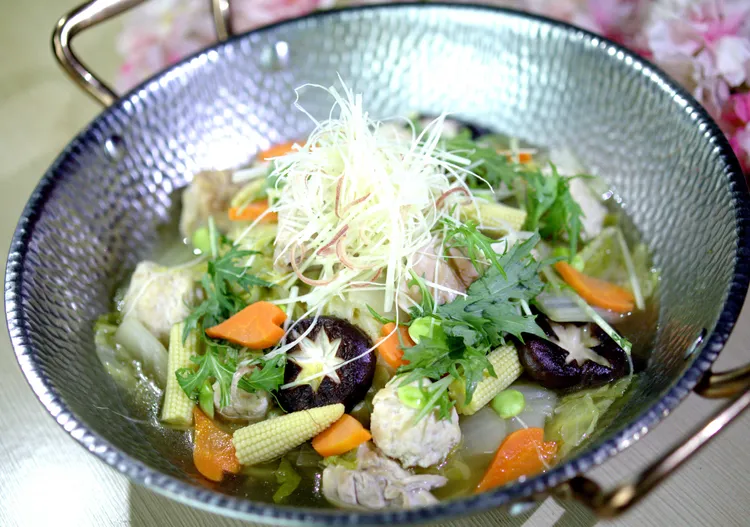 雞肉水炊鍋。業者提供