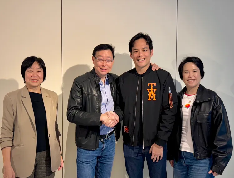 台灣大哥大攜手BAEx平台電信業者，共同展示Open API 技術應用。 (左起為Geok Chwee Ong, CEO of Bridge Alliance、Bill Chang, Chairman of Bridge Alliance、台灣大哥大總經理林之晨、台灣大哥大企業服務事業商務長朱曉幸)。台灣大哥大提供