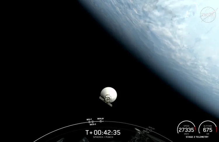 SPHEREx”自加州范德堡空軍基地發射升空。美聯社/SpaceX提供