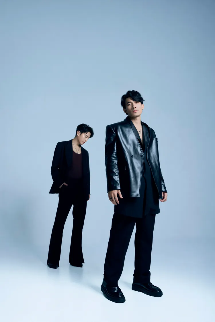 韋禮安（左）越南語天份，獲越南影帝讚賞。圖／索尼音樂提供