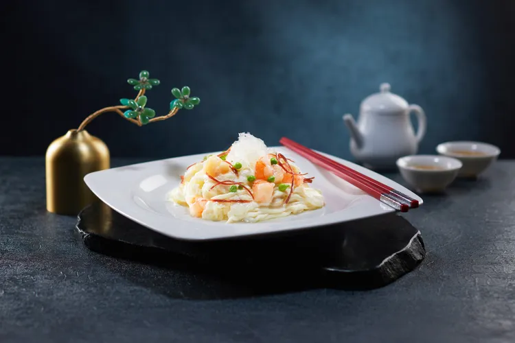 官燕三鮮炒鮮奶(NT$880)。業者提供