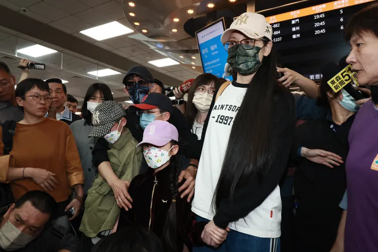 陸配亞亞松山機場離台。彭欣偉攝