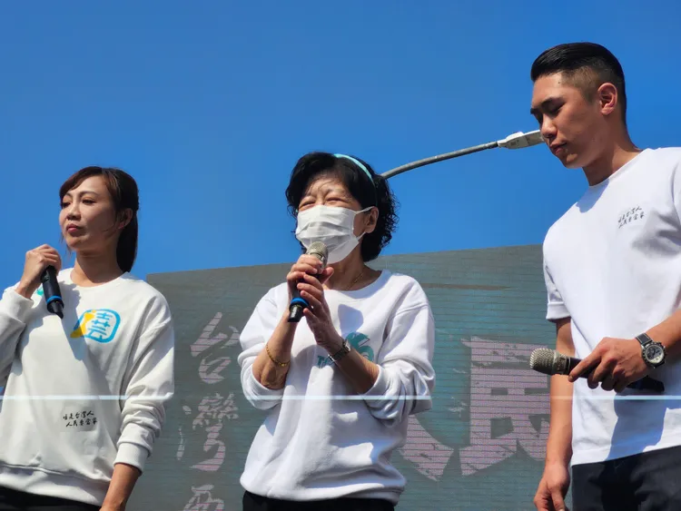 民眾黨前主席柯文哲的妻子陳佩琪（中），也現身活動宣講。攝影中心攝