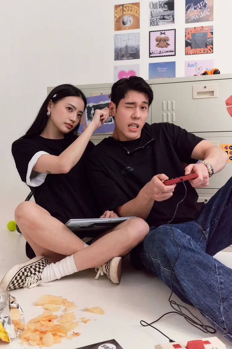 周予天與女模趣味互動。
天立揚製片提供
