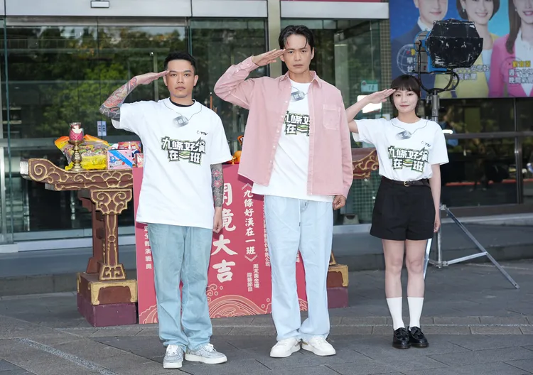 陳樞育（左起）、黃鐙輝、雲朵姐姐為班長。彭欣偉攝