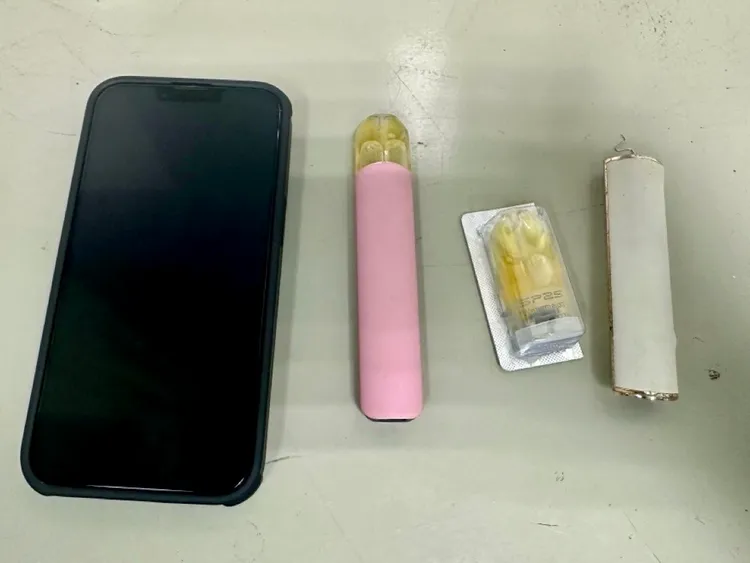 警方查扣相關證物。台南市刑大提供