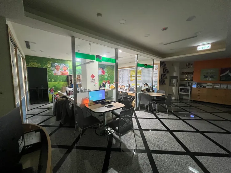 信義房屋號召全台門市自由響應，關閉非必要電力一小時，以實際行動愛地球。信義房屋提供