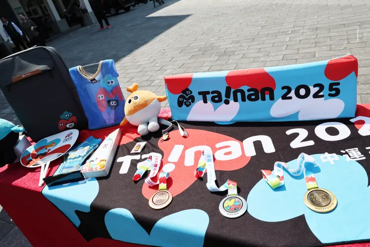 南市府公佈服裝，還有獎牌、應援小物等。南市府提供