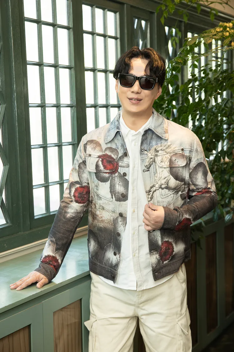 蕭煌奇今年5月將迎來「魔鬼月」，不僅5月31日將在北流開唱，還要挑戰「壯年運動會」。華納音樂提供