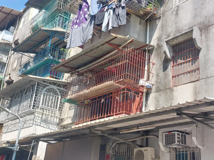 檢方提訊張嫌返命案現場。資照 凃建豐攝