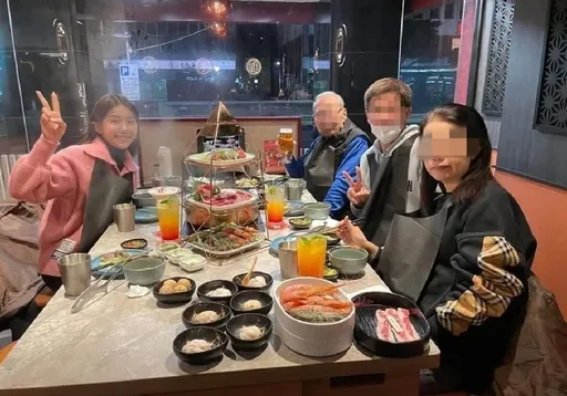 一看不簡單！家寧媽穿戴名牌衣帽　網揪1舉動：沒把Andy當自己人