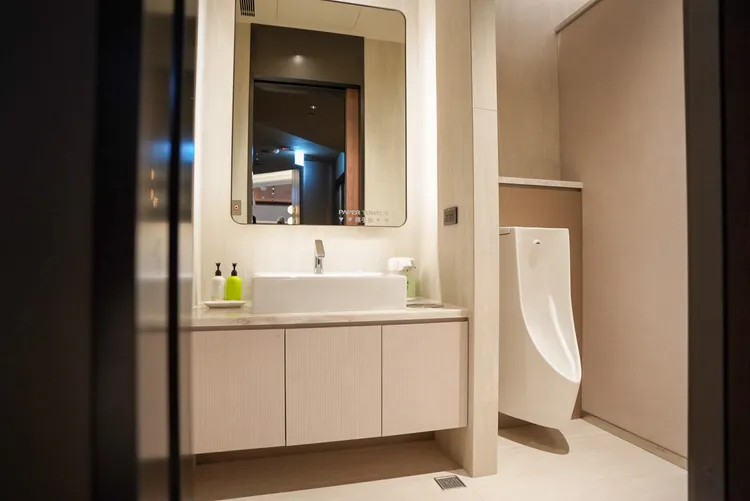 貴賓室洗手間使用THANN品牌備品。田欣雲攝影