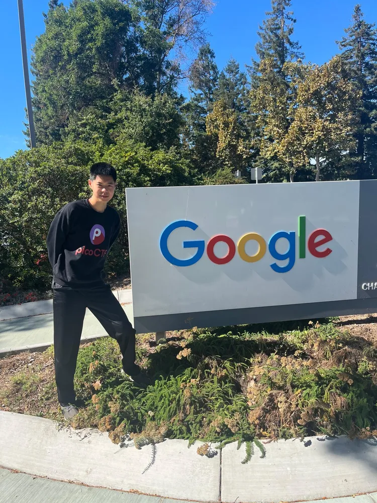 史丹利決定先去Google上班。父親提供