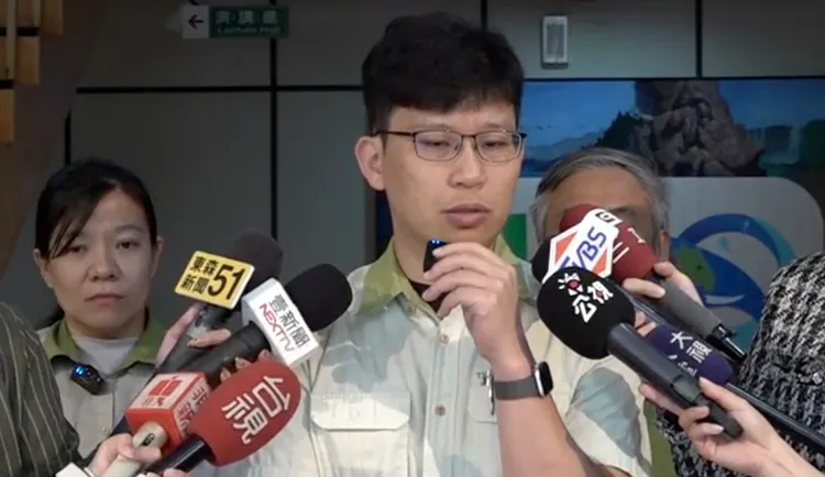 吳立信提及，湯包原本喜愛吃蘋果，但只要發現被用來塞藥就不願碰，後來即便沒有藥物也會拒食。台北市立動物園提供