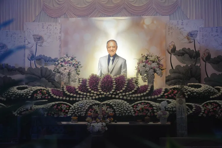 柯文哲爸爸柯承發享高壽94歲，屬於喜喪，今日告別式會場，以粉色蓮花為主要佈置。莊宗達攝