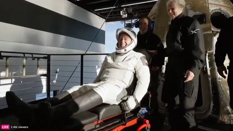 太空人長時間處於外太空，DNA的損傷據說與每天抽一包菸的人相當。美聯社