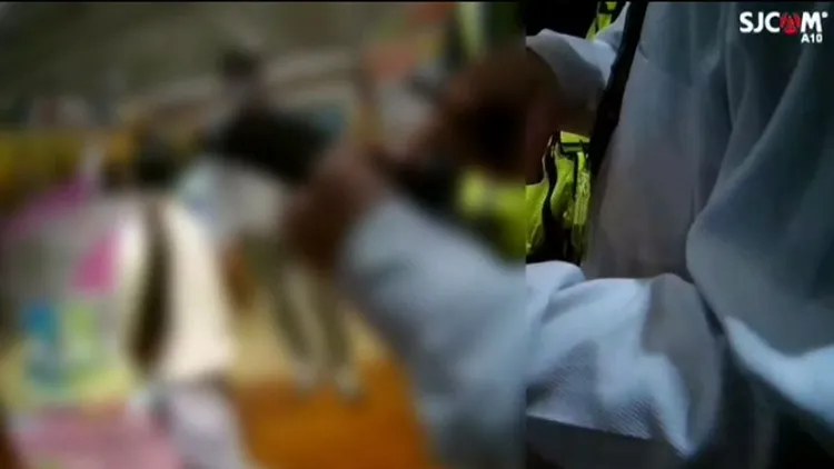 媽媽決定對林姓保全控告誣告、妨害名譽、妨害自由等3罪。民眾提供