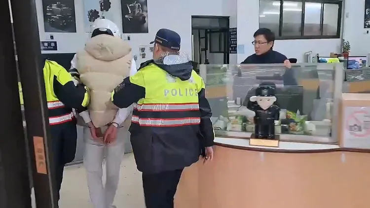 酒後無照駕駛Toyota Alphard撞死醫學生的吳男。民眾提供