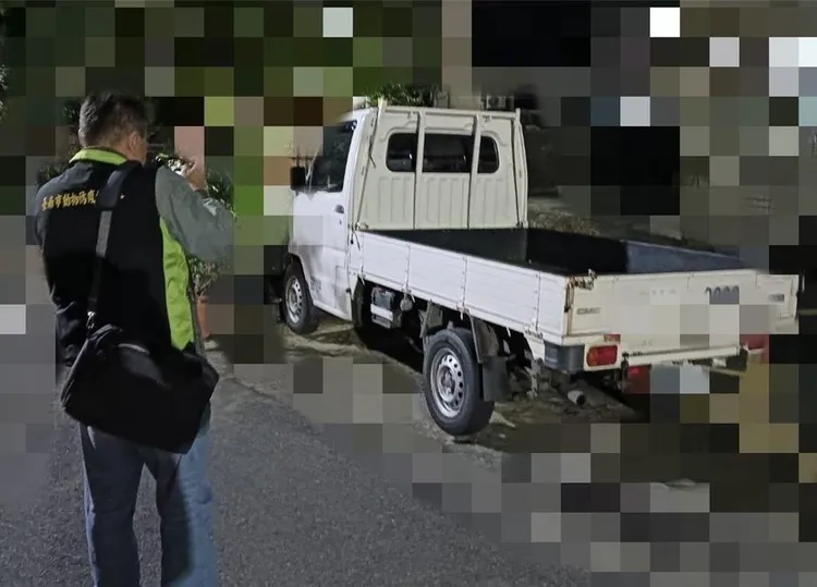 南市動保處循線找到飼主，他卻辯稱是載出門兜風掉下去，且狗兒已經跑丟。翻攝照片