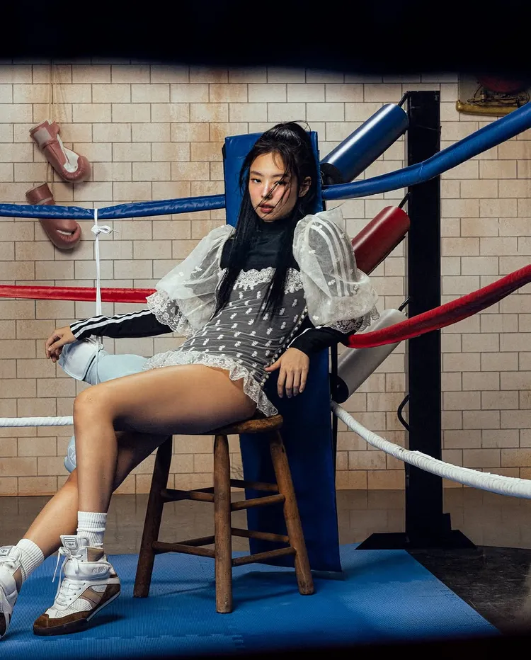 Jennie展現出又仙又辣的全新造型。翻攝oddatelier IG