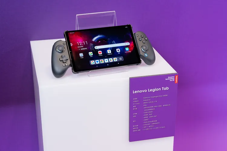 凡於指定通路購買Legion Tab，贈送市價2,990元的Gamesir G8 Plus手把。Lenovo提供