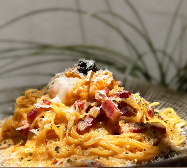 溫泉蛋海膽天使麵。業者提供