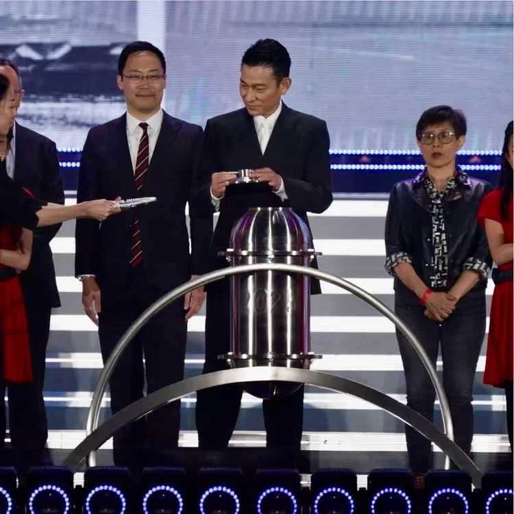 華仔昨在香港啟德體育園揭幕儀式尾聲驚喜現身，成為最大彩蛋。圖／翻攝IG