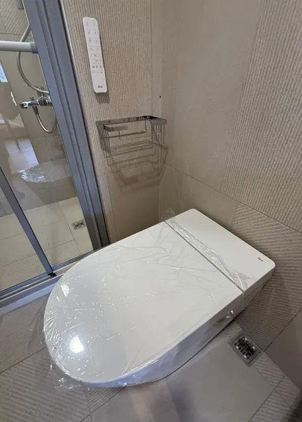 「白隅」即便客用衛浴也配置高階免治馬桶。葉家銘攝