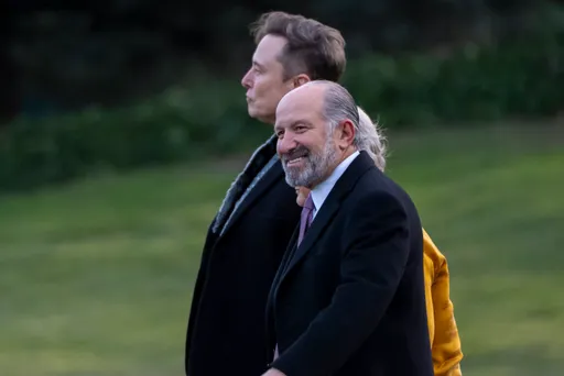 美商務部長竟成投顧?「報明牌」喊買特斯拉疑觸法