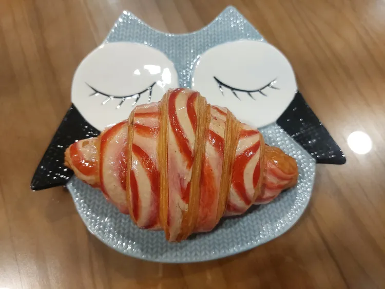 有機玫瑰可頌花香濃郁。凃建豐攝