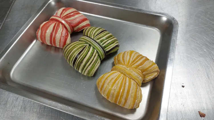 李侑昌製作可頌都以深淺衝突做搭配。凃建豐攝