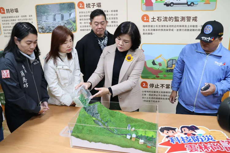 防災輔導團安排課程，讓學員能快速學習正確應對方式。雲縣府提供
