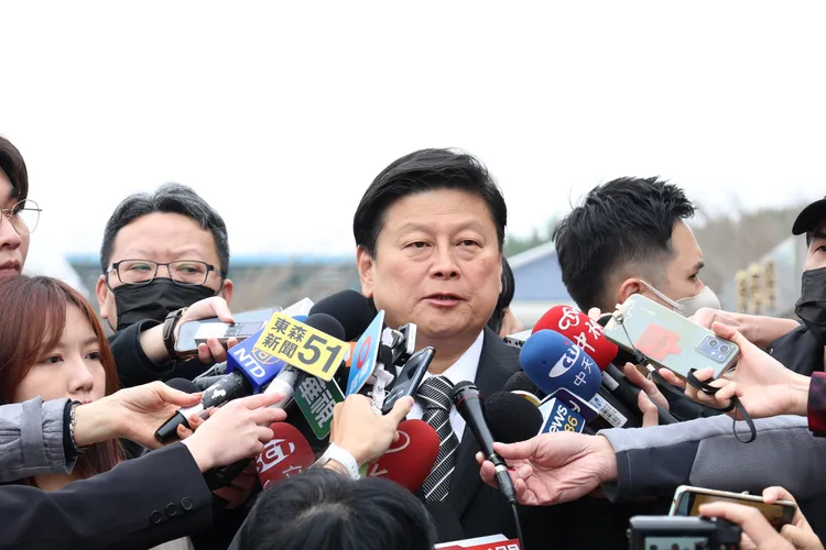 立委傅崑萁帥同黨立委到場。李俊毅攝