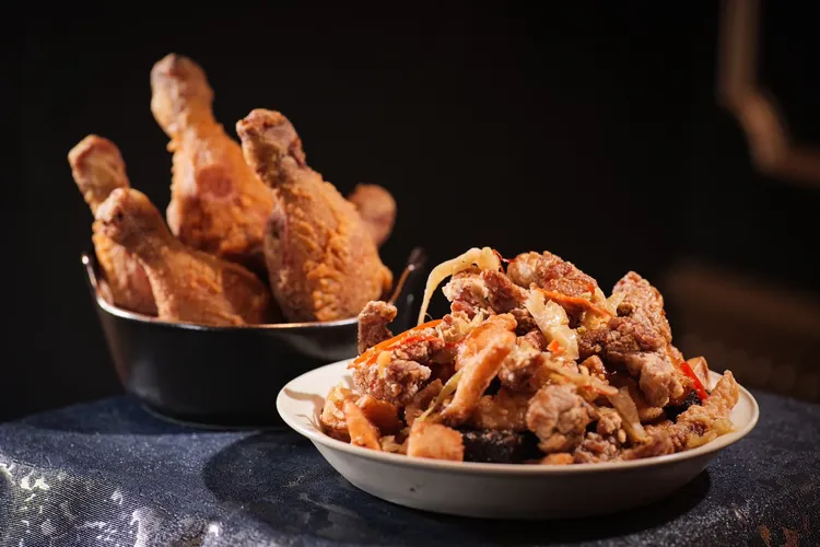 「豪香選秀盒」一次能嚐到5種炸物，適合多人分享。業者提供