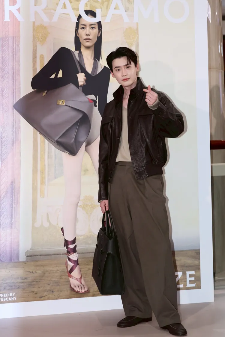 李鍾碩。攝影中心攝