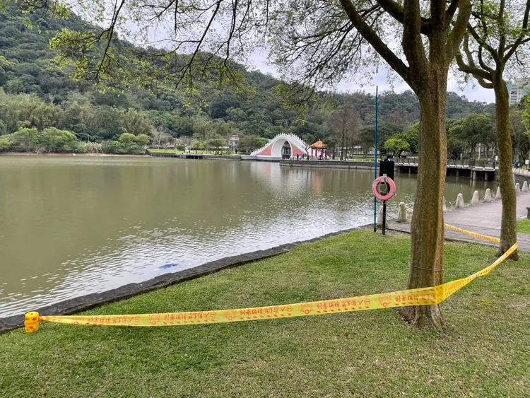 大湖公園今天傳出有浮屍。翻攝畫面