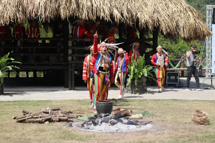 拉阿魯哇族美瓏社2日舉行「聖貝祭」。原民會提供