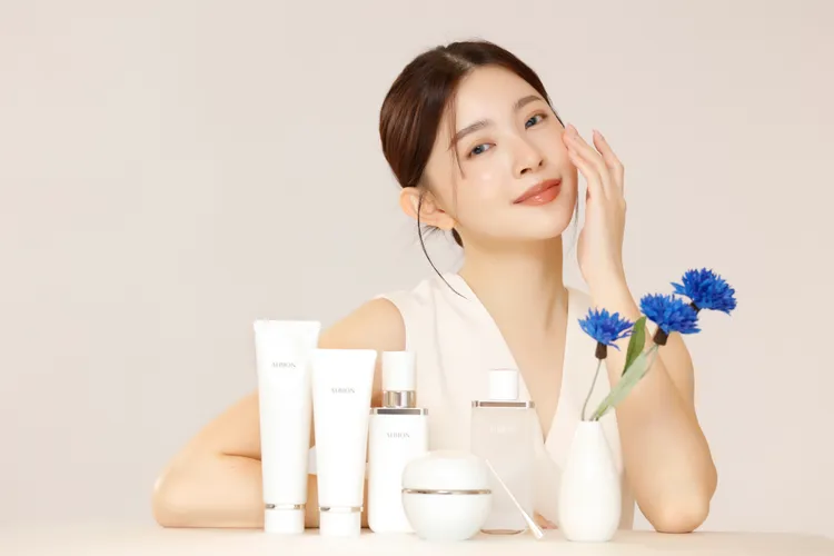 ALBION在海外市場推出定位為高端保養的匠心凝時系列。品牌提供