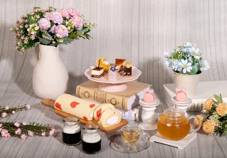 台北凱達百宴自助餐廳點心坊的幸福甜點櫃也加碼推出一系列的春日繽紛甜點，讓饕客們都能在這場春季饗宴中，沉醉於味蕾與心靈的美好時光。業者提供