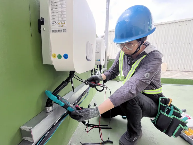 「男生能做的我也可以」，雖然工作辛苦，但郭小瑄樂在其中，滿滿成就感。翻攝畫面