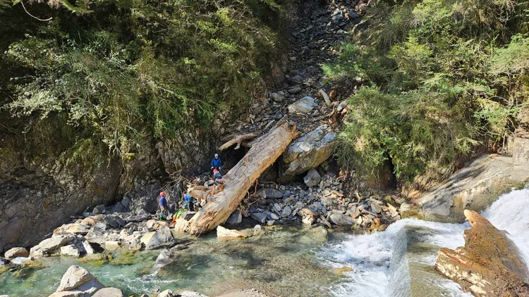 陳姓山友獨自攀登合歡西峰失聯3天，遺體在溪邊尋獲。民眾提供