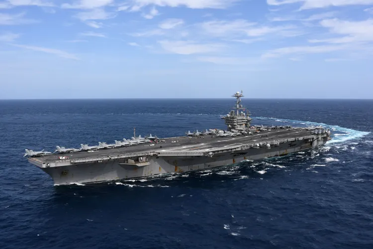 美軍航艦杜魯門號（USS Harry S. Truman）在紅海執行任務。翻攝US NAVY