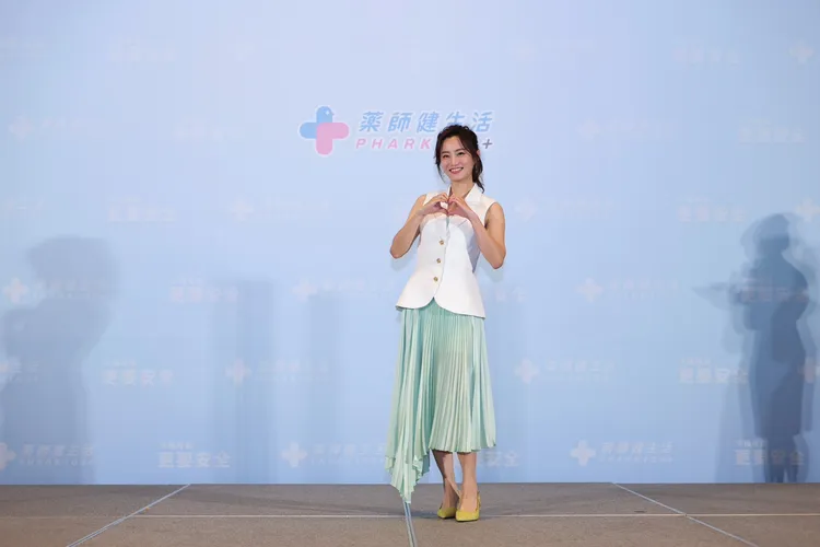 趙小僑跟著老公一起運動，鏟肉成果有目共睹。藥師健生活提供