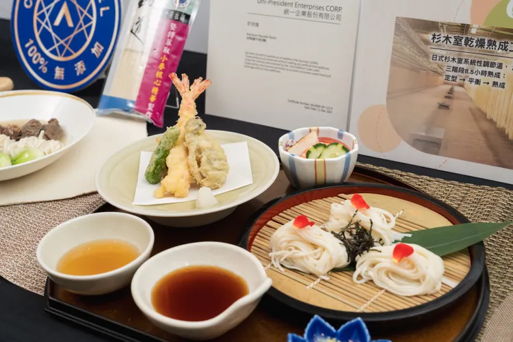 中山日本料理廳推出的「廣島生蠔明蝦佐沾麵」口味清爽又能吃的出鮮味。